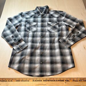Pendleton Frontier Plaid Snap Buttons‎ Long Sleeve Button Up Shirt Men's Size M